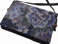 義若オリジナルのポシェット 金彩牡丹と桜(藍黒)